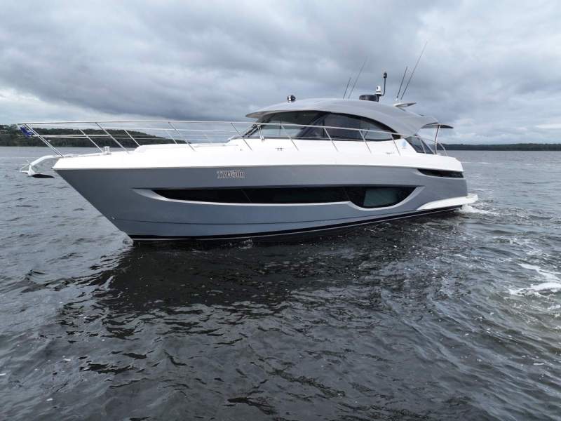 Riviera 4600 Sport Yacht Platinum Edition