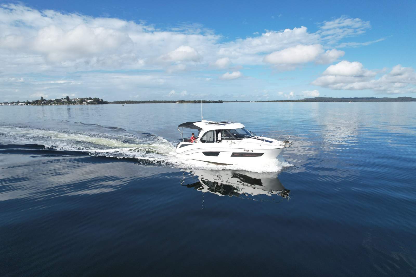 Beneteau Antares Series 9