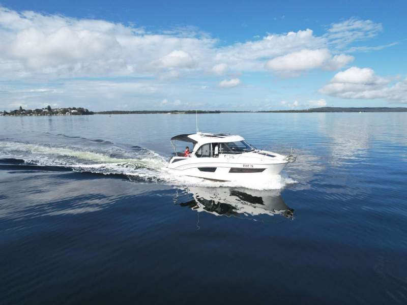 Beneteau Antares Series 9