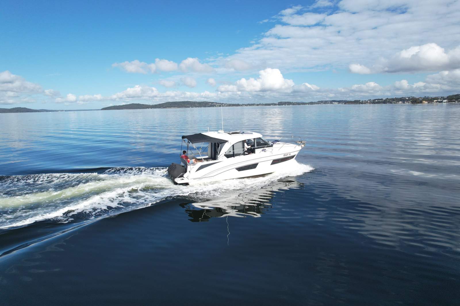 Beneteau Antares Series 9