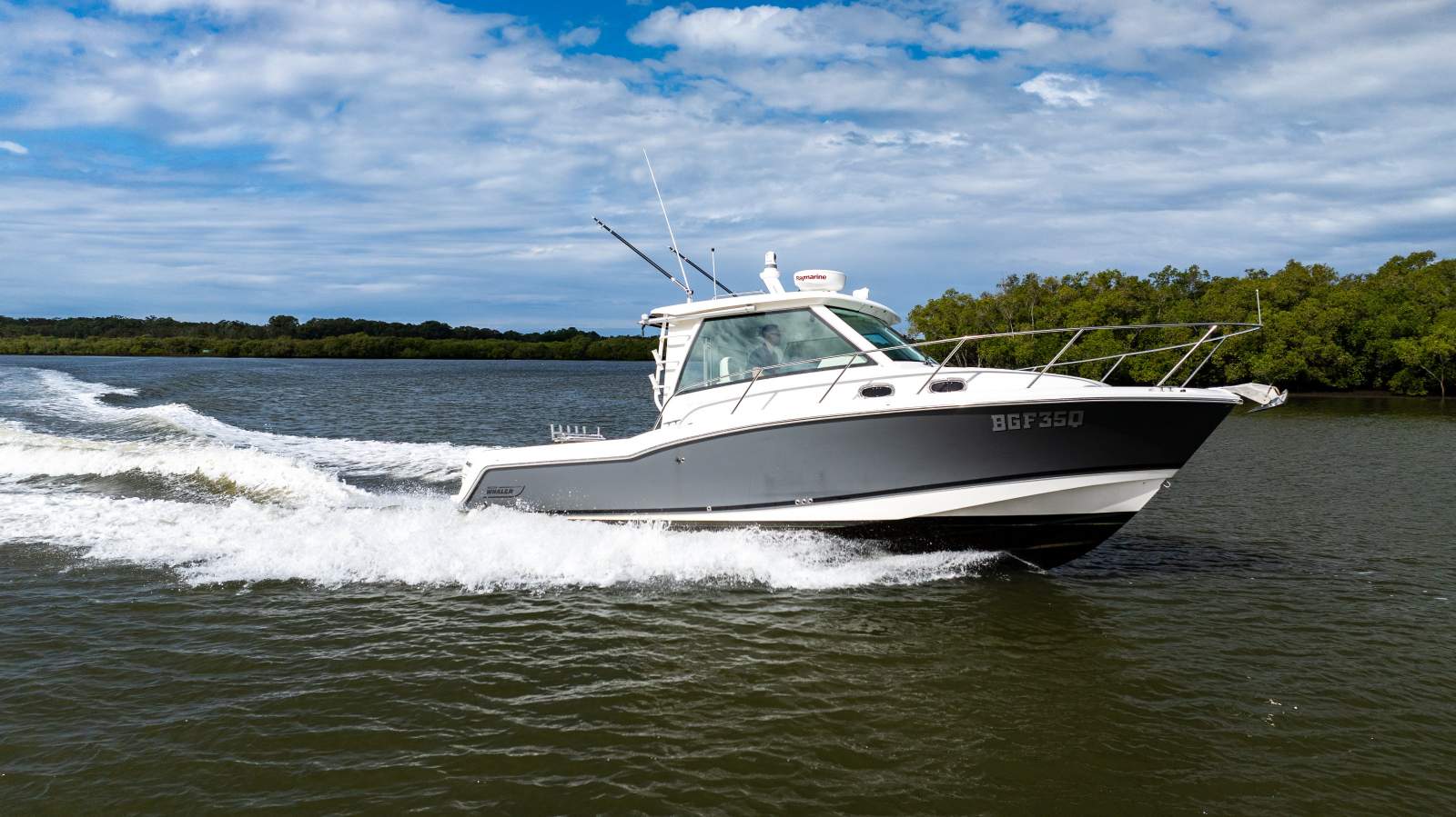 Boston Whaler 315 Conquest Pilothouse