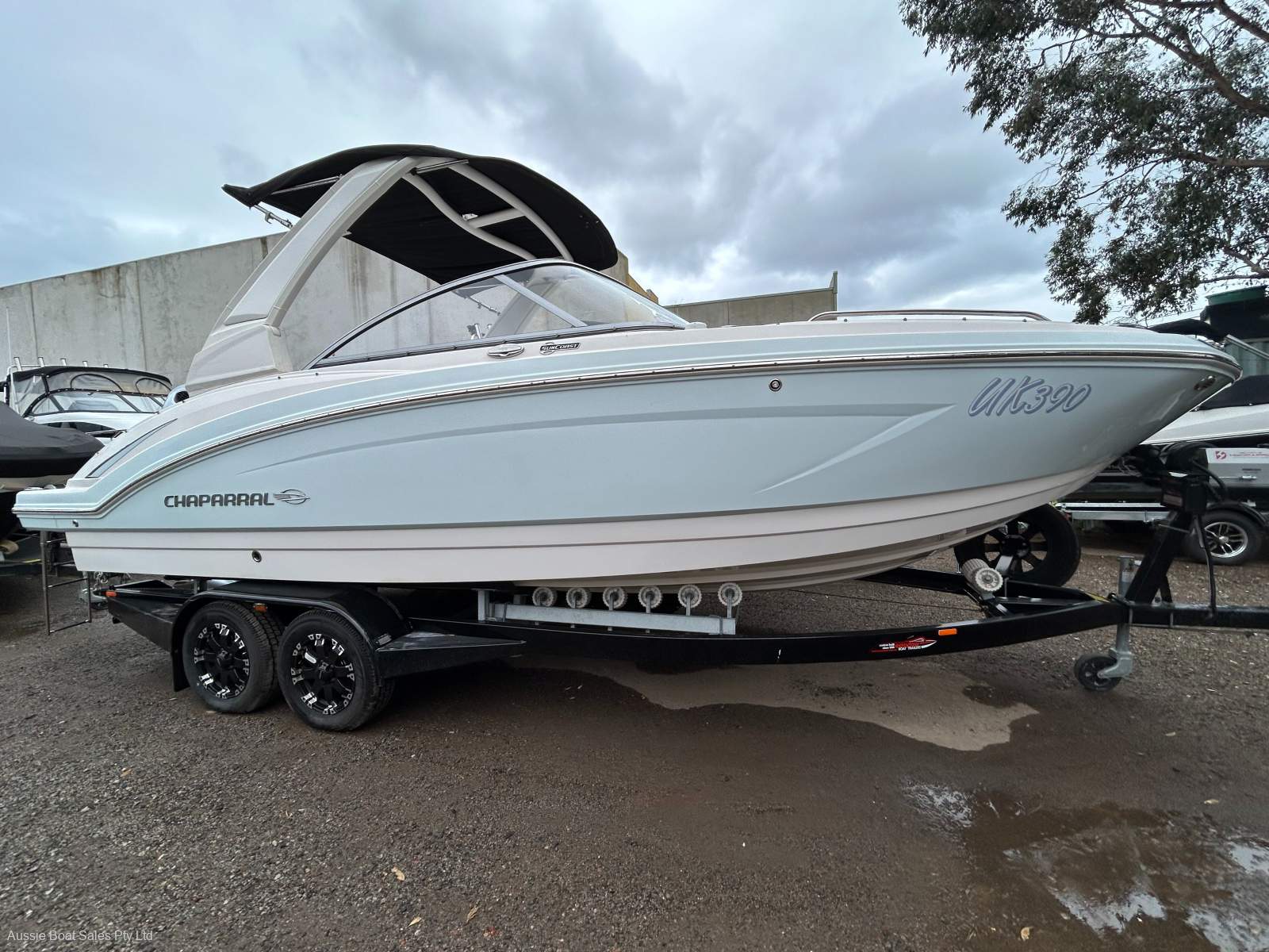 Chaparral 230 Suncoast Outboard Bowrider