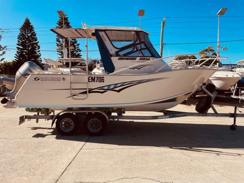Genesis 580XL Islander Cuddy