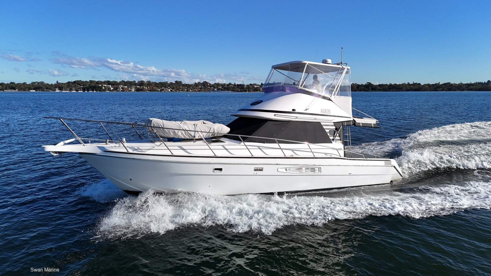 Leeder 40 Flybridge Cruiser