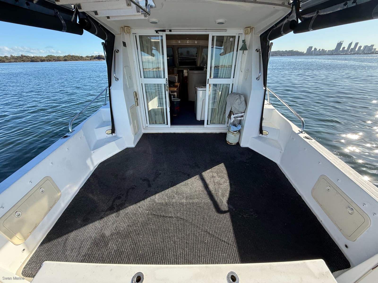 Leeder 40 Flybridge Cruiser