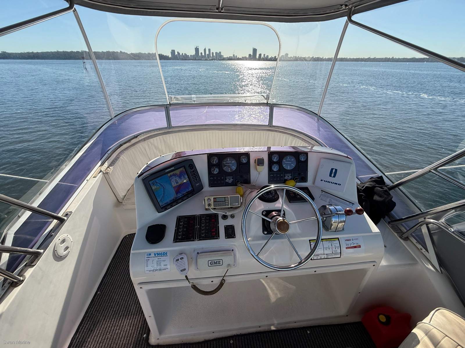 Leeder 40 Flybridge Cruiser