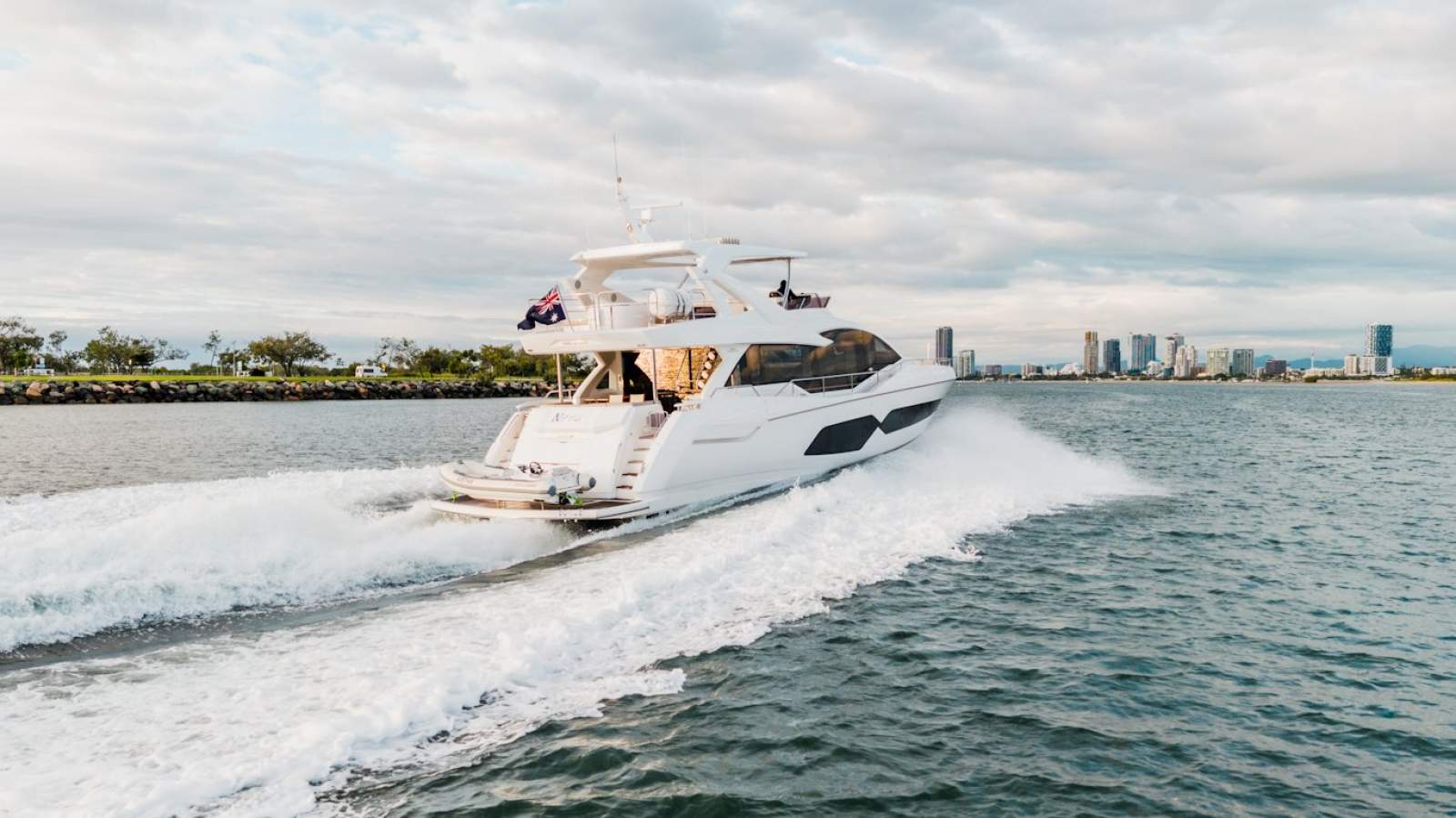 Sunseeker Yacht 76 VIEW AT SANCTUARY COVE BOAT SHOW 22-25 MAY 2025