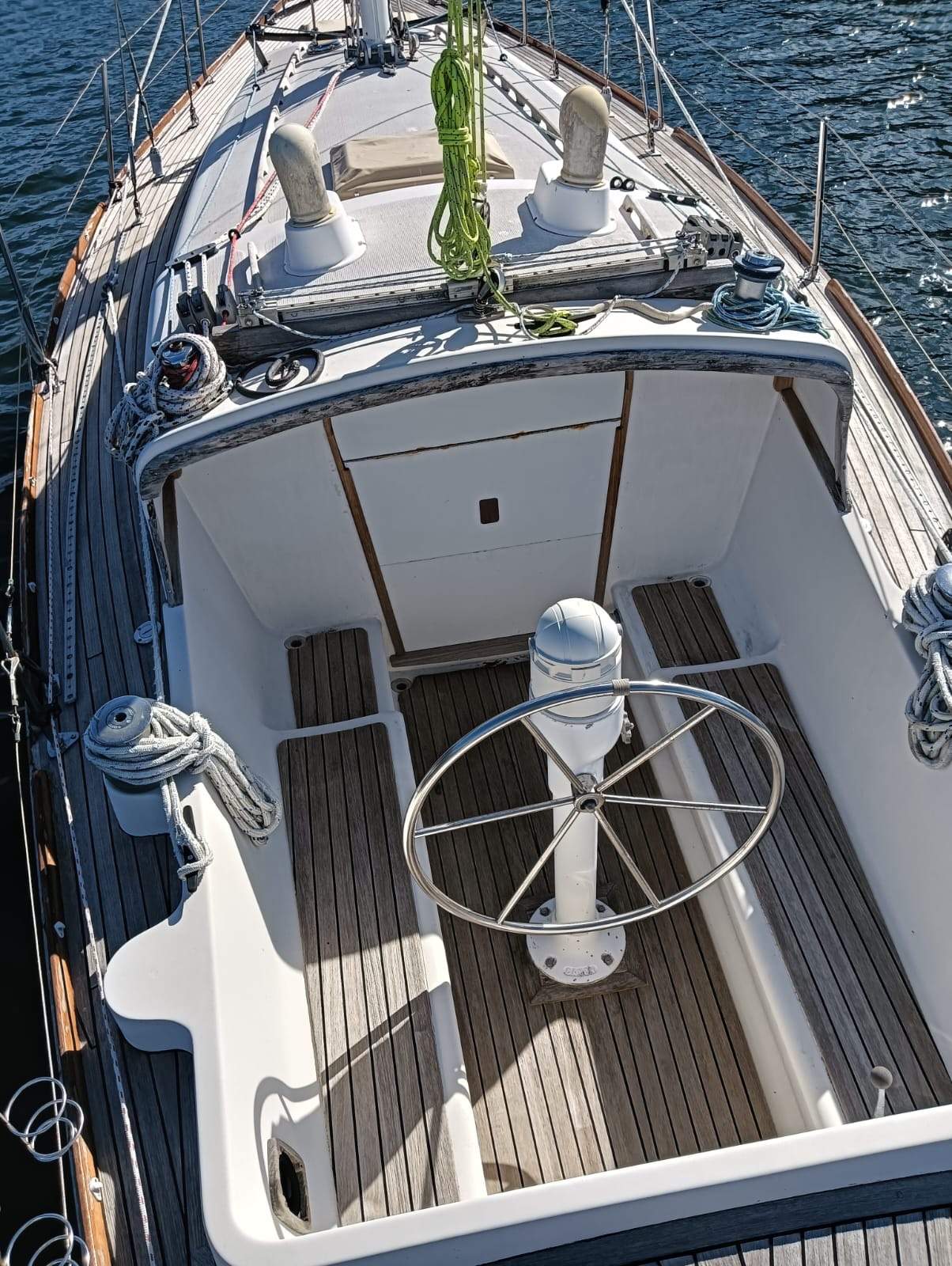Swanson 36 Cruising/racing sailing sloop