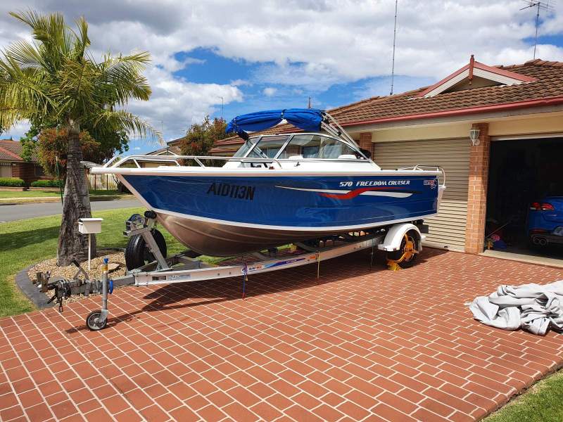 Telwater Runabout 5.7M Freedom Cruiser 190hp 4.2 Mercruiser