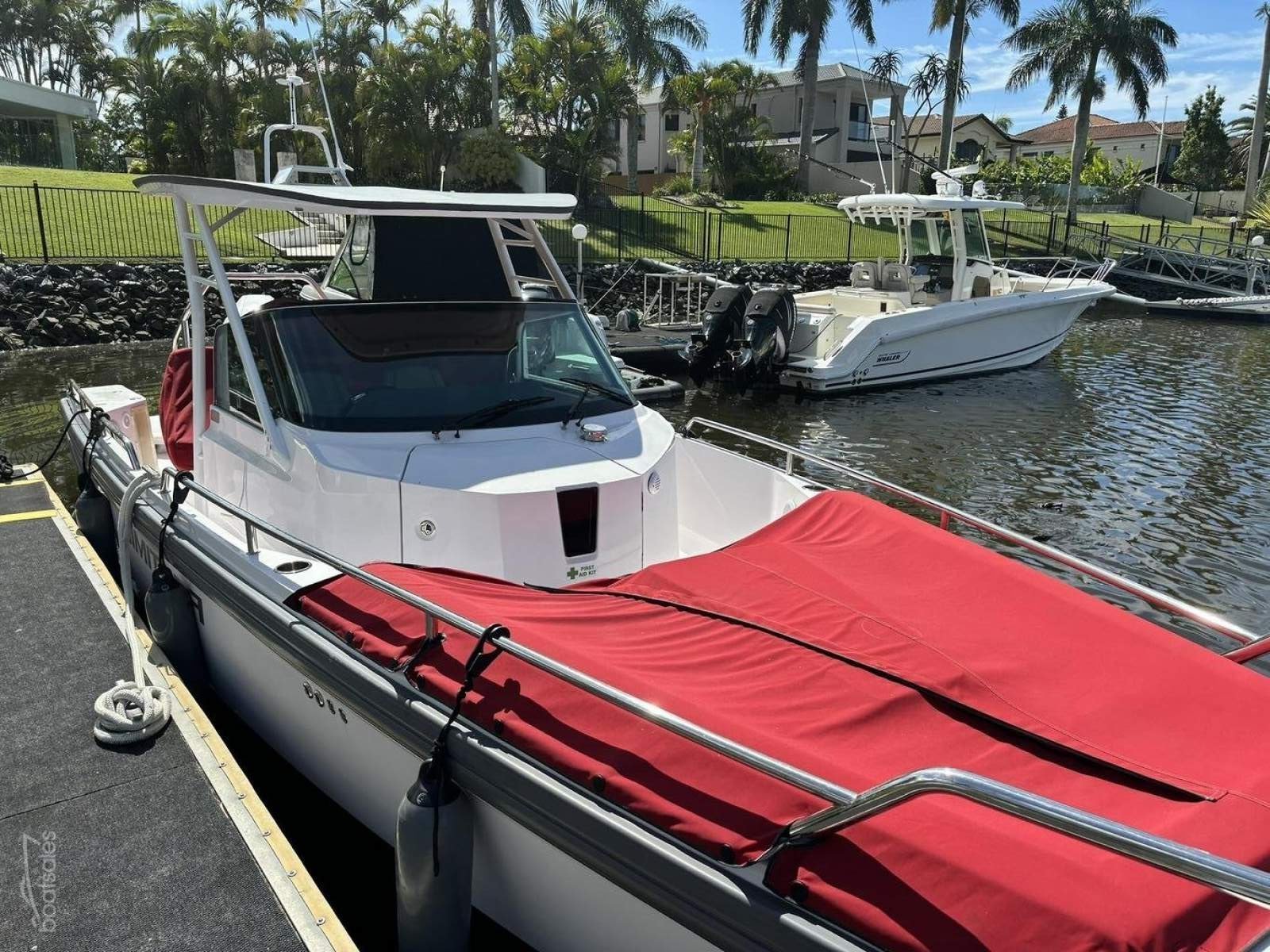 Axopar 28 T-Top Bow Rider