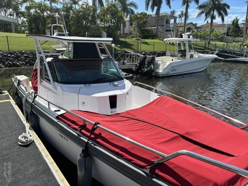 Axopar 28 T-Top Bow Rider
