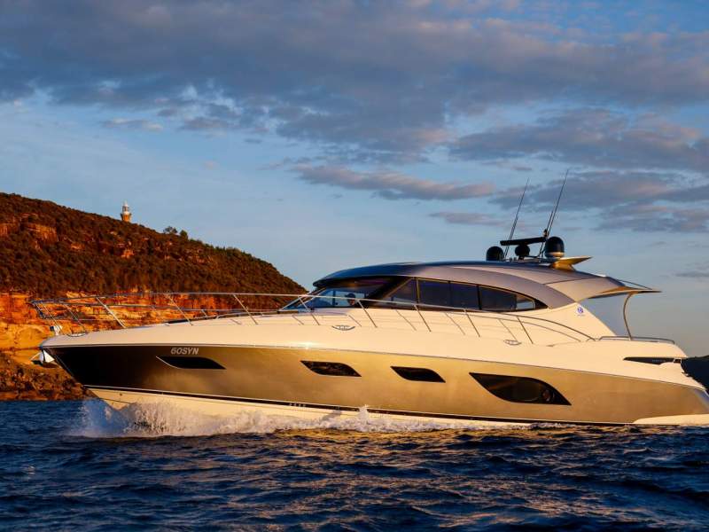 Riviera 6000 Sport Yacht Platinum Edition