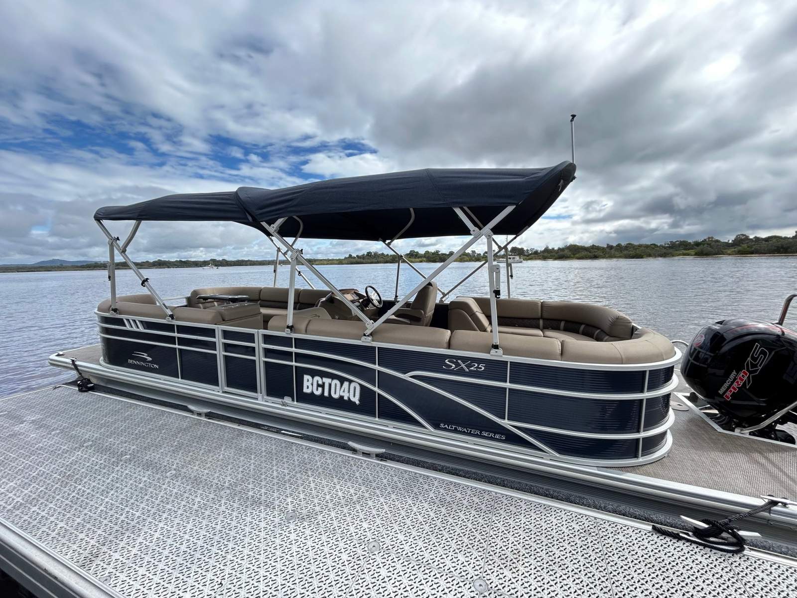Bennington Pontoon Boat 25 S X 2021 Model Must See !