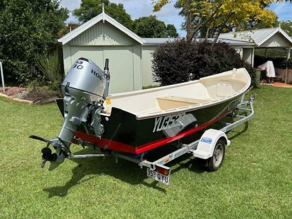 Point Comfort 18 chesapeake deadrise skiff