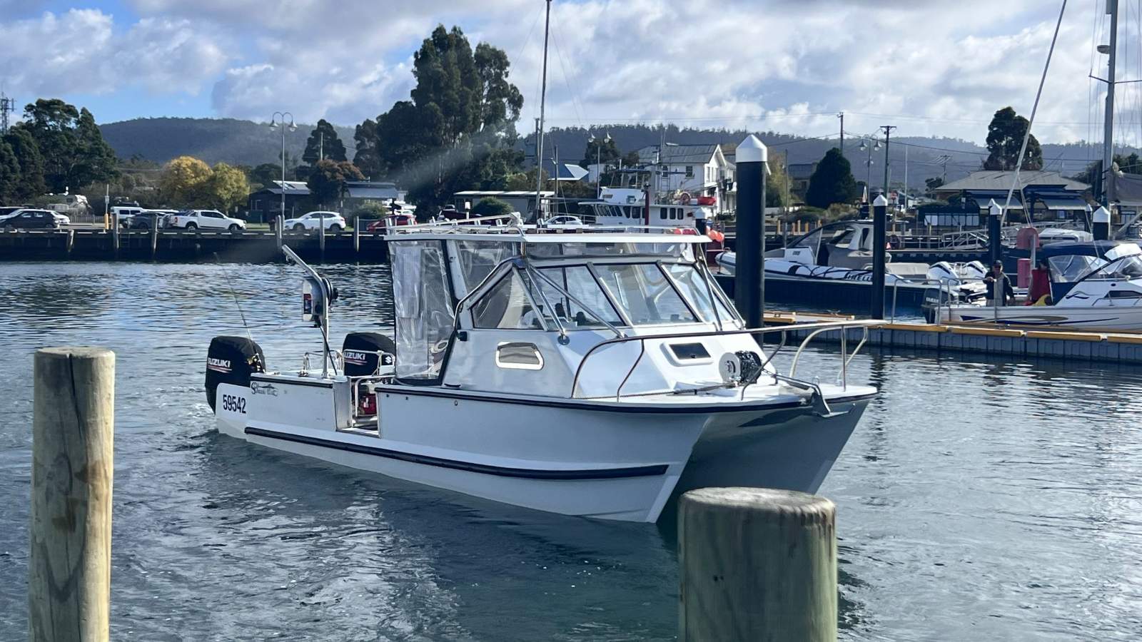 Shark Cat 700 24 foot