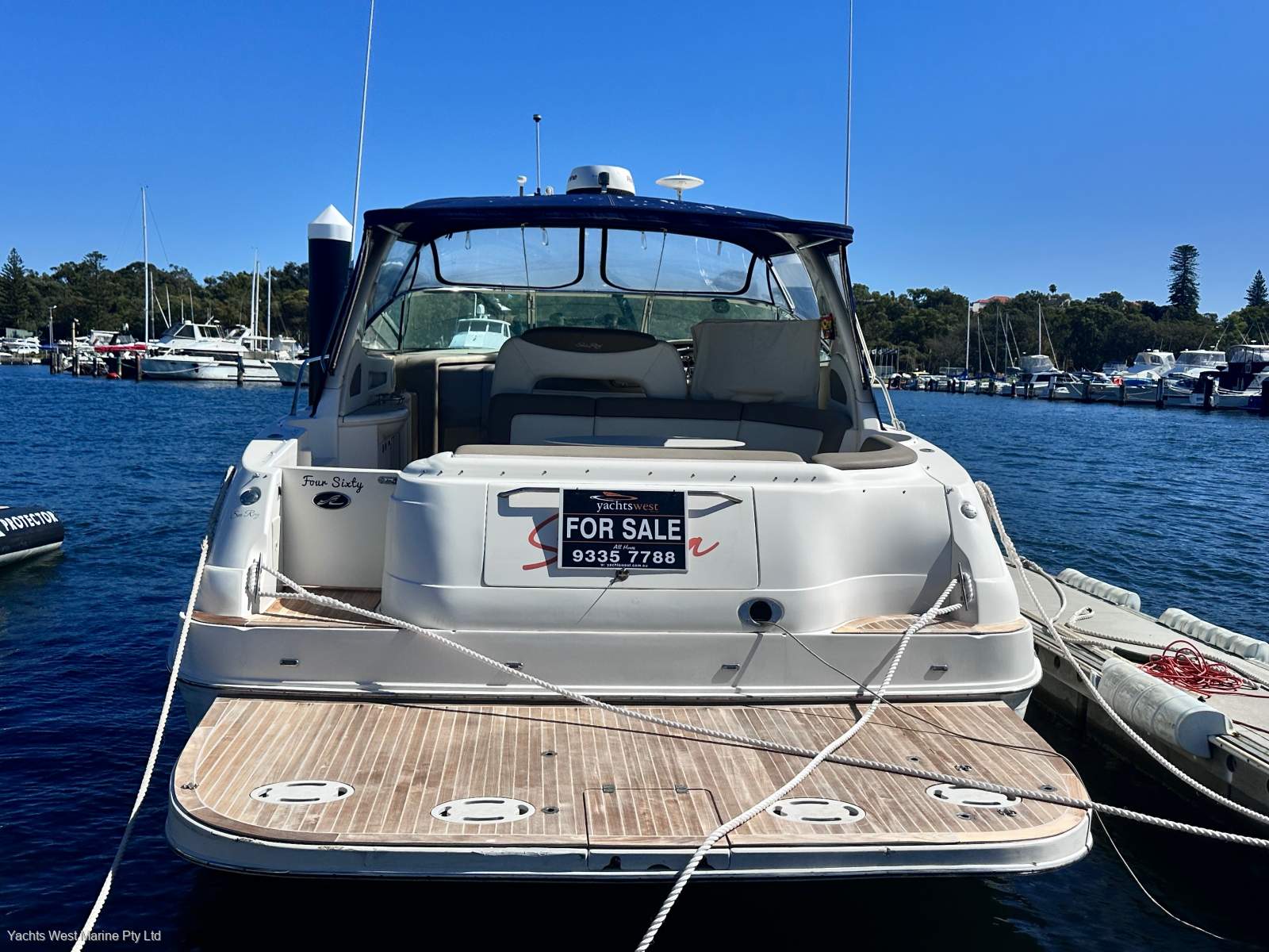 Sea Ray 515 Sundancer:Huge Swimplatform