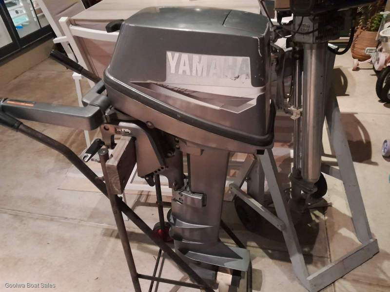 8HP Yamaha Longshaft Outboard
