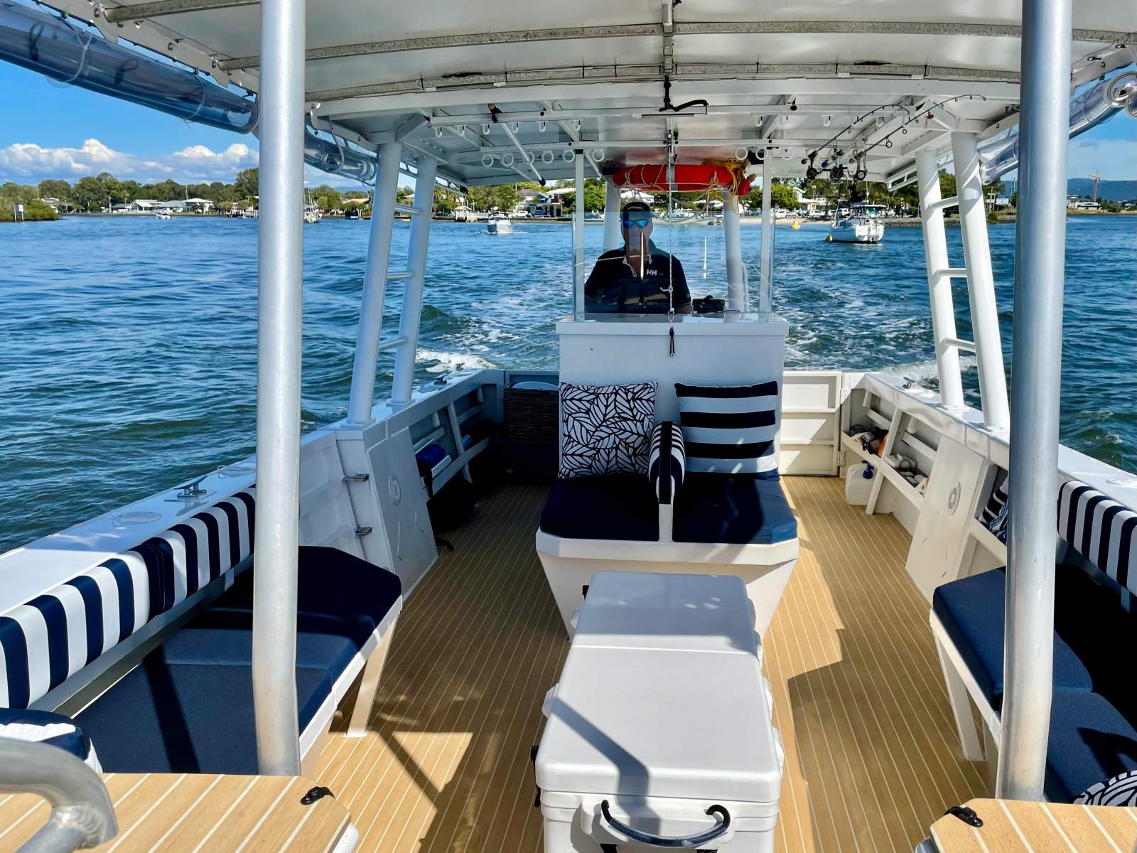 Cairns Custom Craft Charter 9000 Series