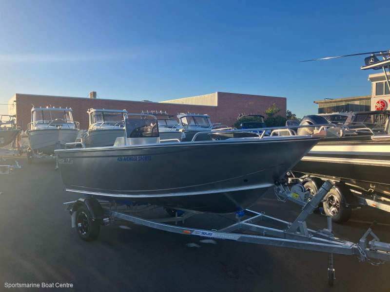 Sea Jay 4.28 Avenger Sports Boat, Motor & Trailer Package