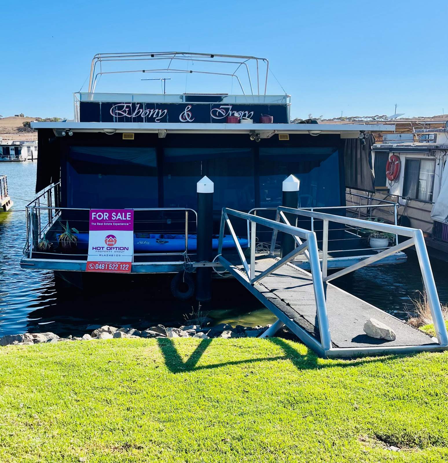 FOR SALE: "Ebony & Ivory" Houseboat