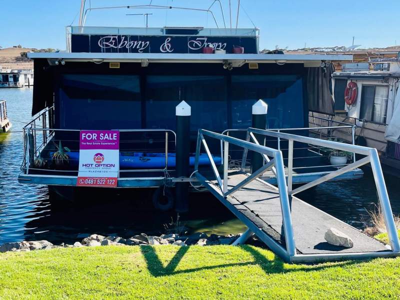 FOR SALE: "Ebony & Ivory" Houseboat