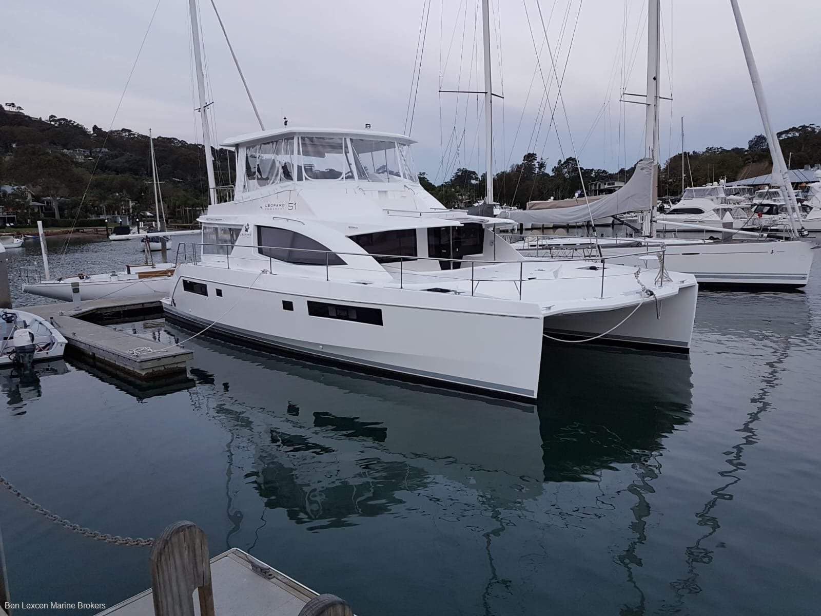 Leopard Catamarans 51 Powercat Flybridge OWNERS VERSION