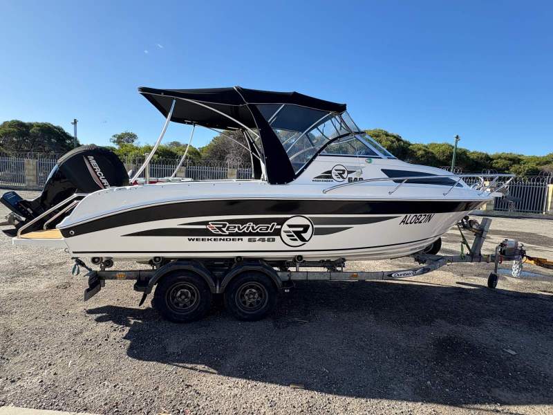 Revival 640 Weekender 175 Hours. As new