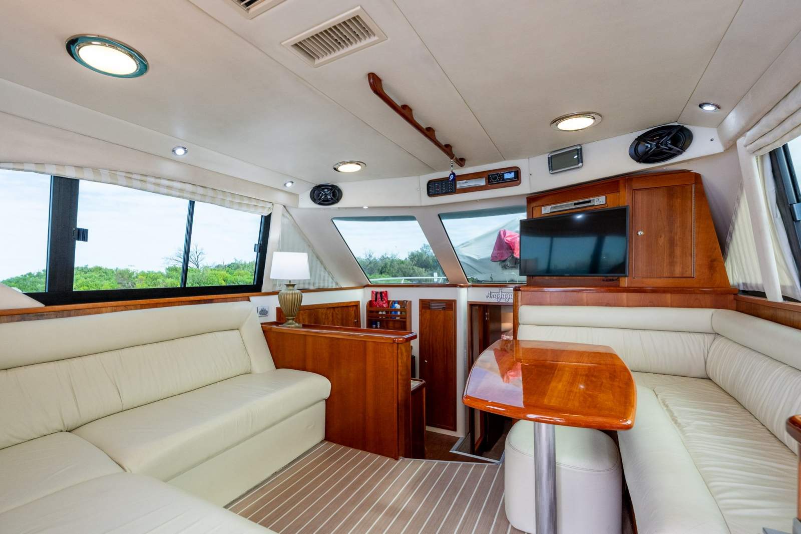 Riviera 3850 Open Flybridge