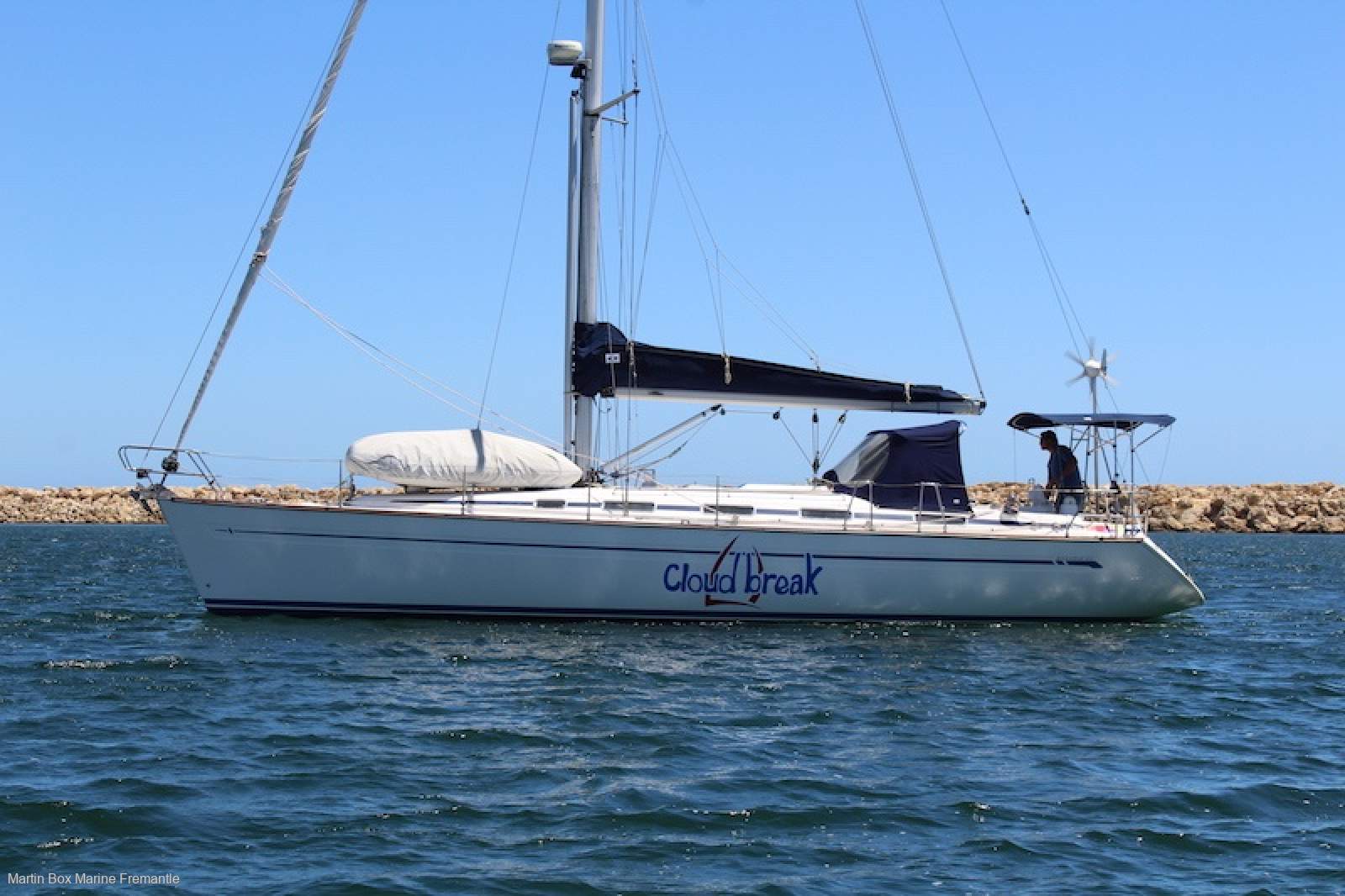 Bavaria 44