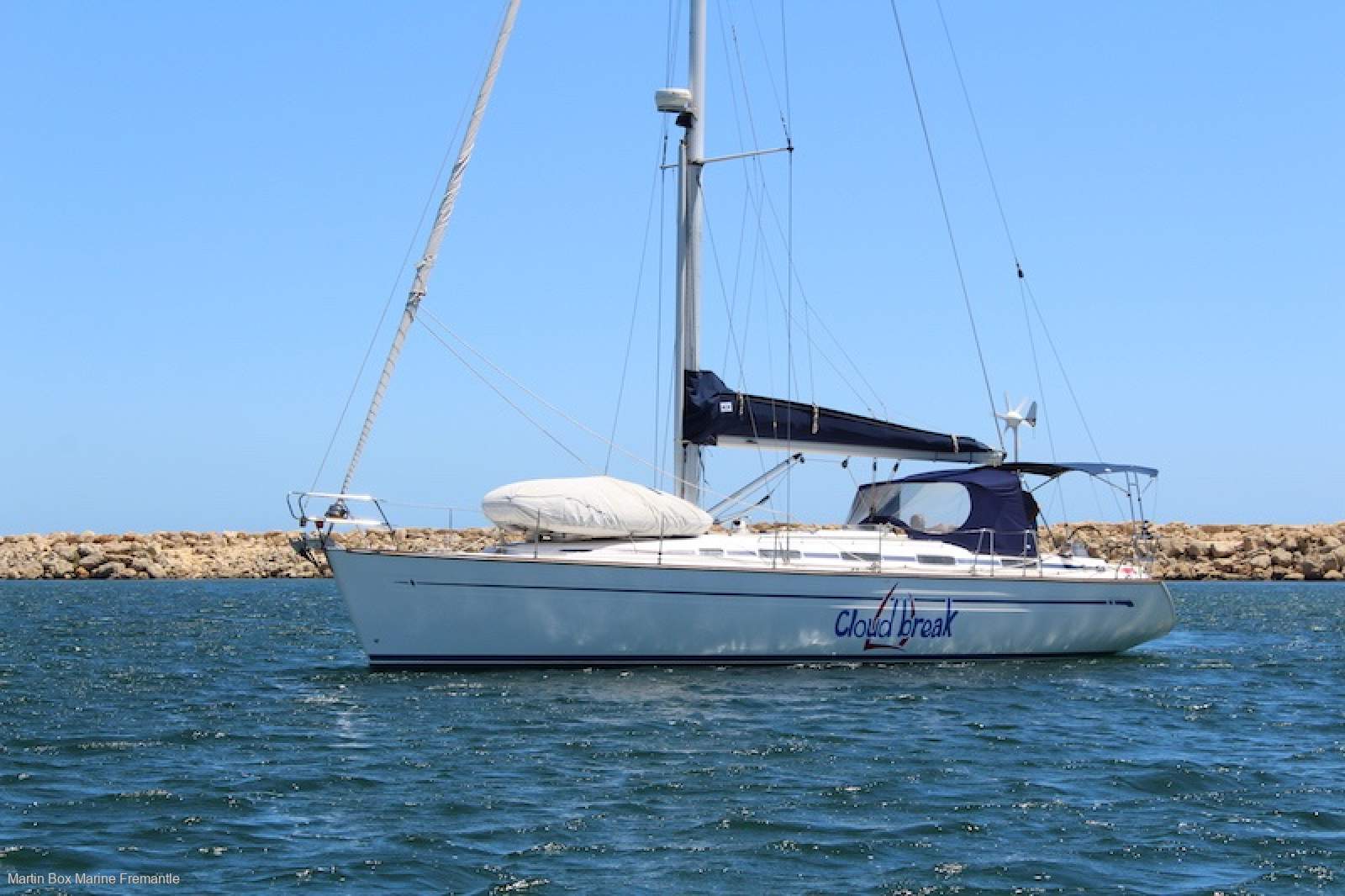 Bavaria 44