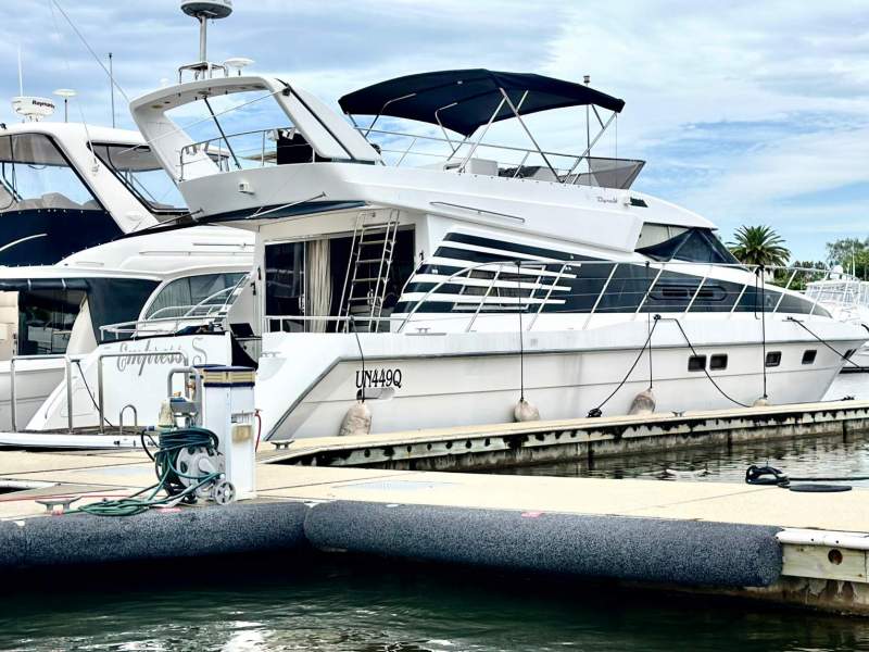 Dyna 58 Flybridge Motoryacht