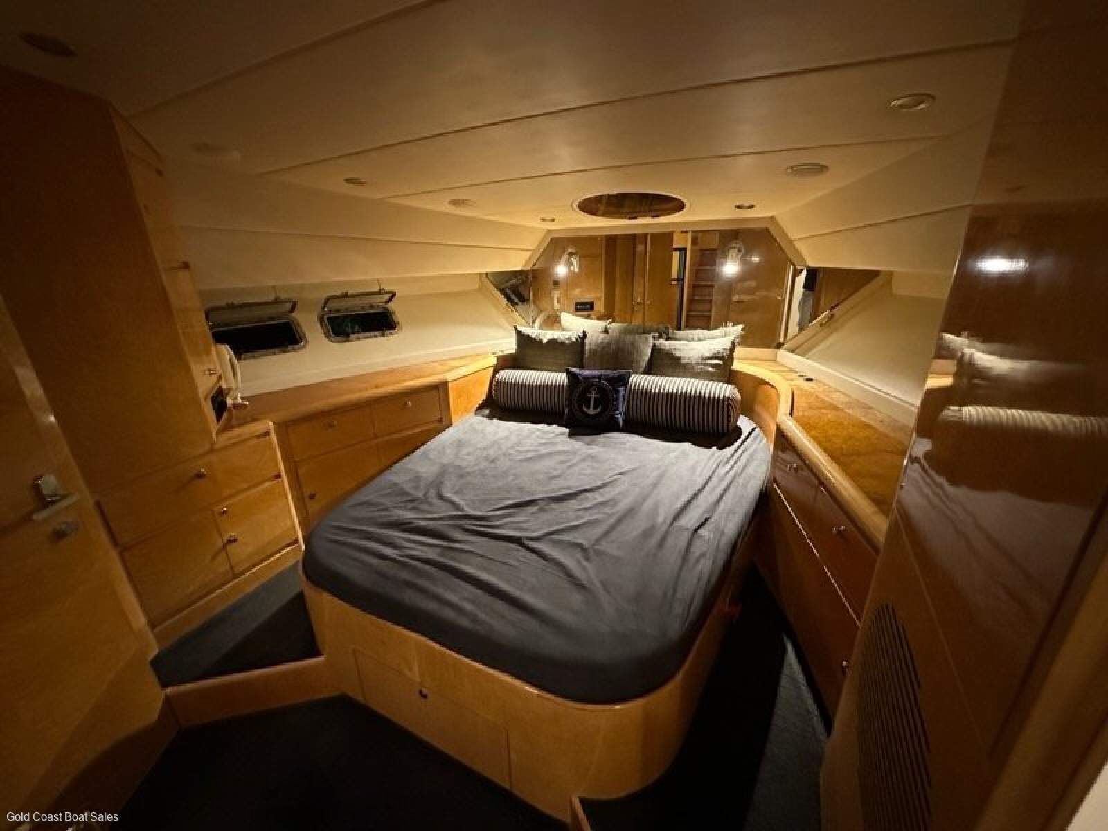 Dyna 58 Flybridge Motoryacht