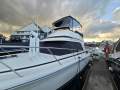 Riviera 3300 Flybridge