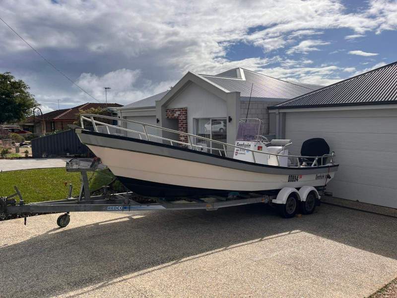 Goodwin 670 Centre Console - Repowered with low hours 115hp