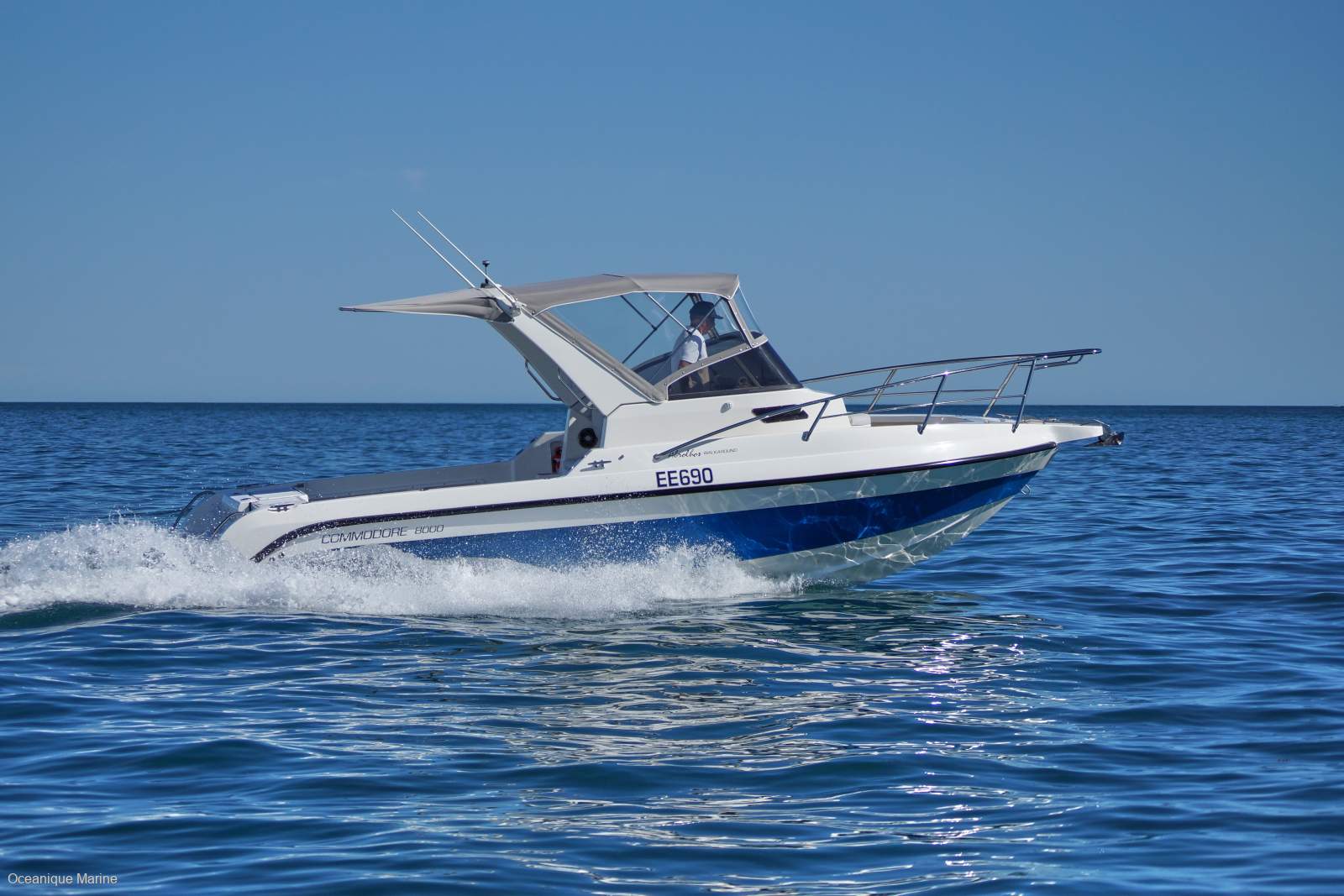 Commodore Abrolhos 8000 Excelllent condtion and low hours!!