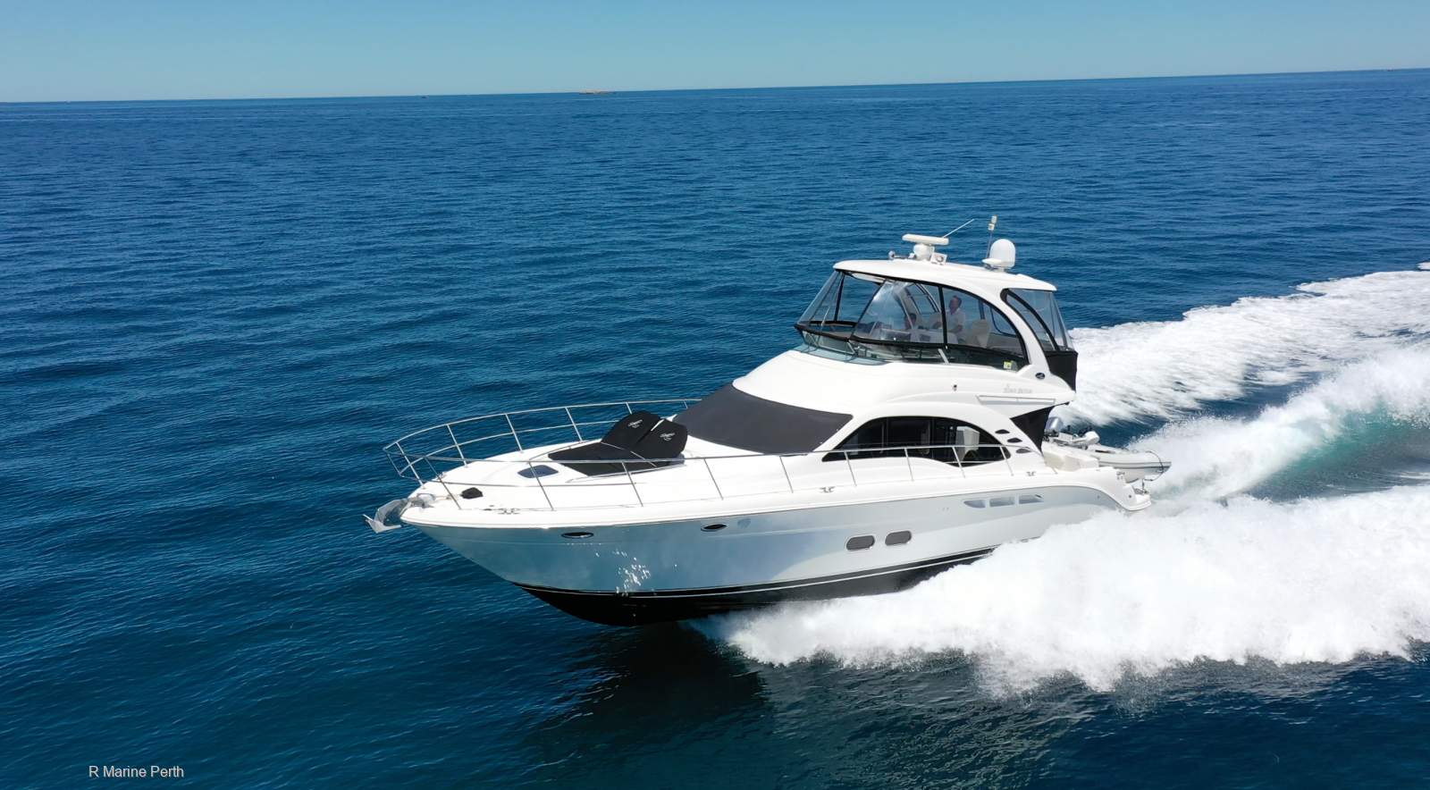 Sea Ray 52 Sedan Bridge