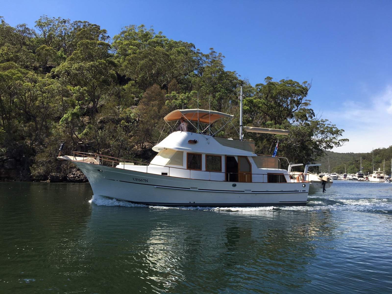 Lycrest 41 Flybridge Cruiser
