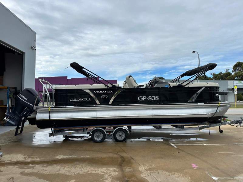 Veranda Pontoon Tritoon VP25RC w Yamaha 250HP OB