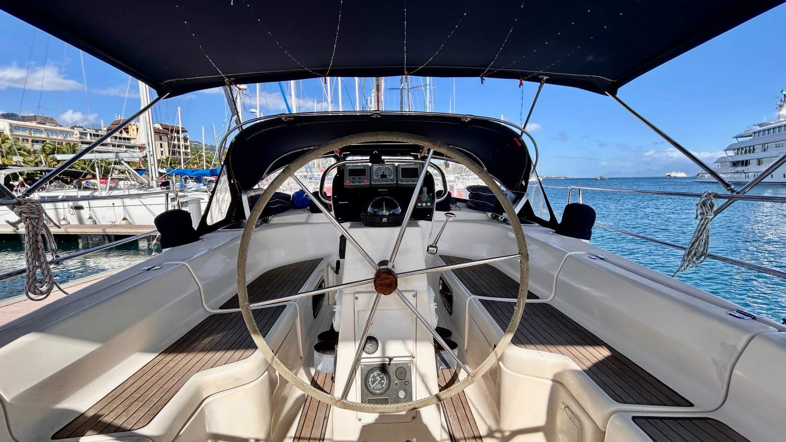 Bavaria 42