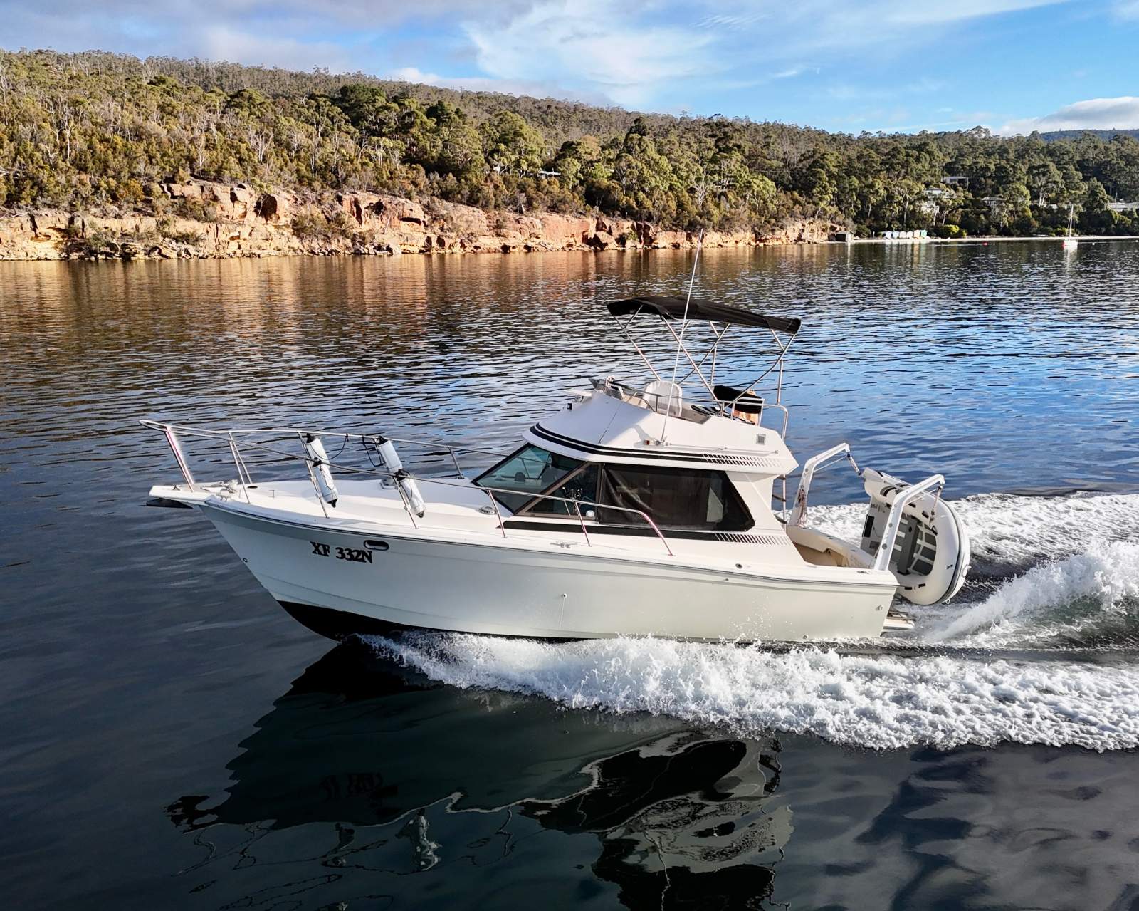 Mariner 28 Flybridge UPGRADED LOW HOURS ENGINE, EXCEPTIONAL CONDITION!