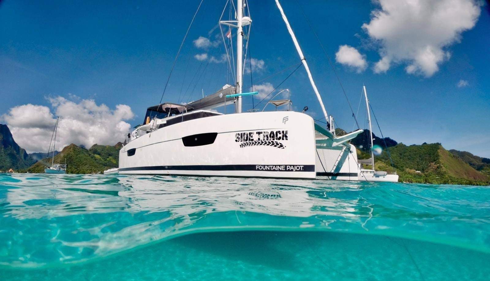 Fountaine Pajot Astrea 42 'SIDE TRACK'