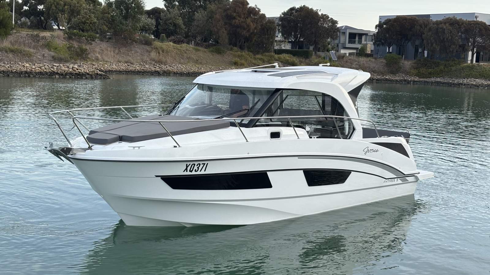Beneteau Antares 9.0 OB