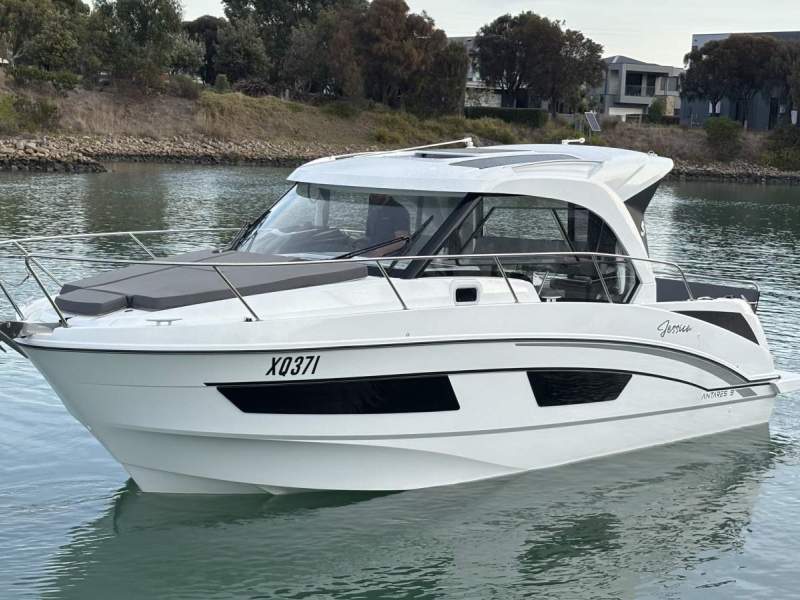 Beneteau Antares 9.0 OB