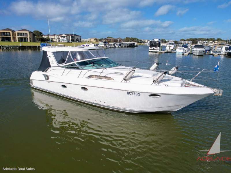 Riviera M360 Sportscruiser + closed cooling + bow thruster