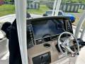 Robalo R242