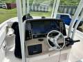 Robalo R242
