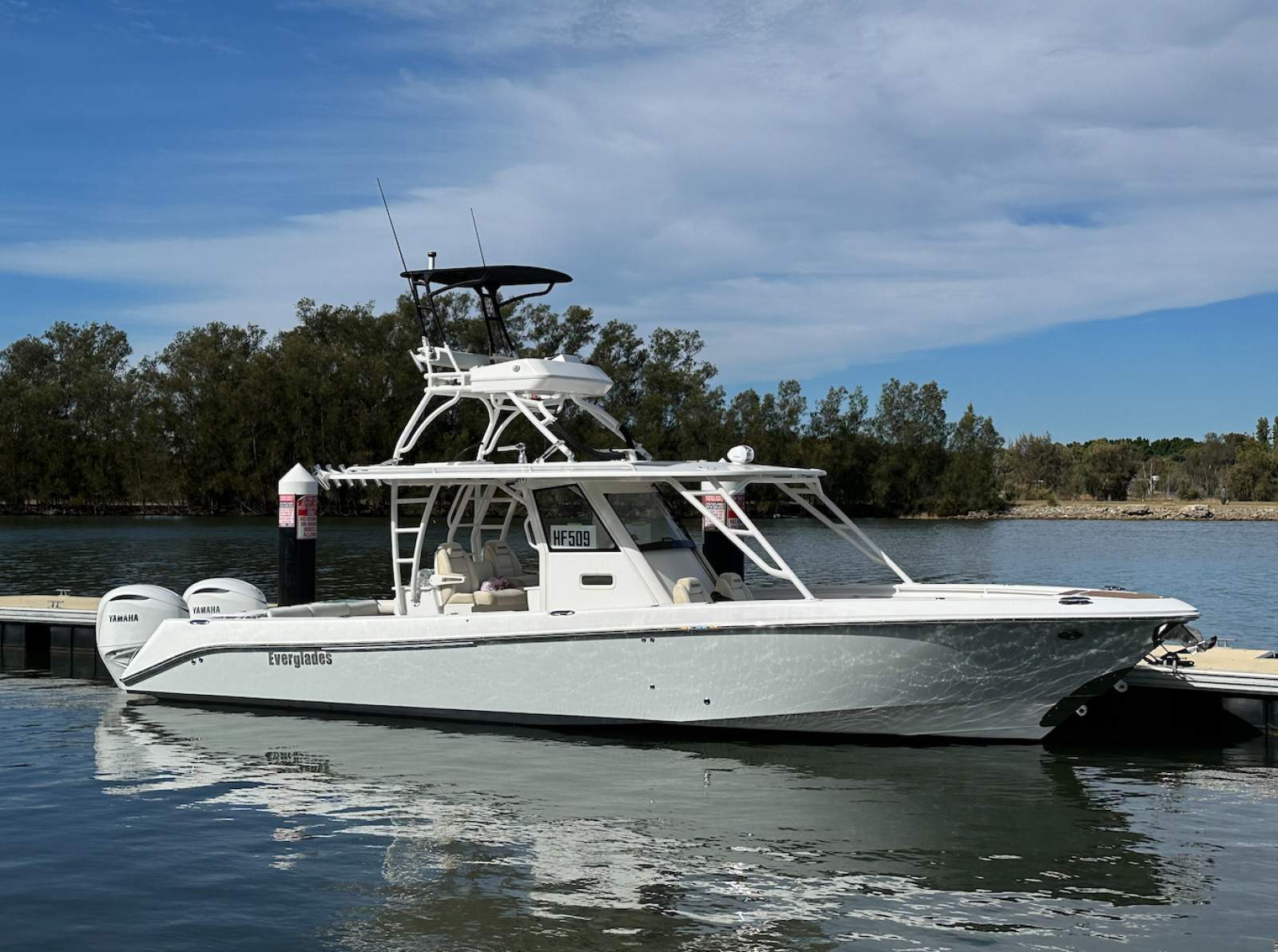Everglades 355CCX 2016 (Full refit incl. New engines, re-paint 2025)