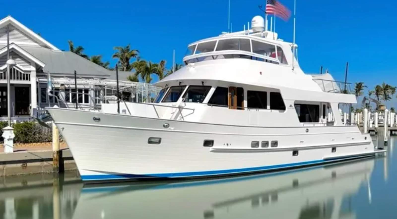 Outer Reef 670 Azure