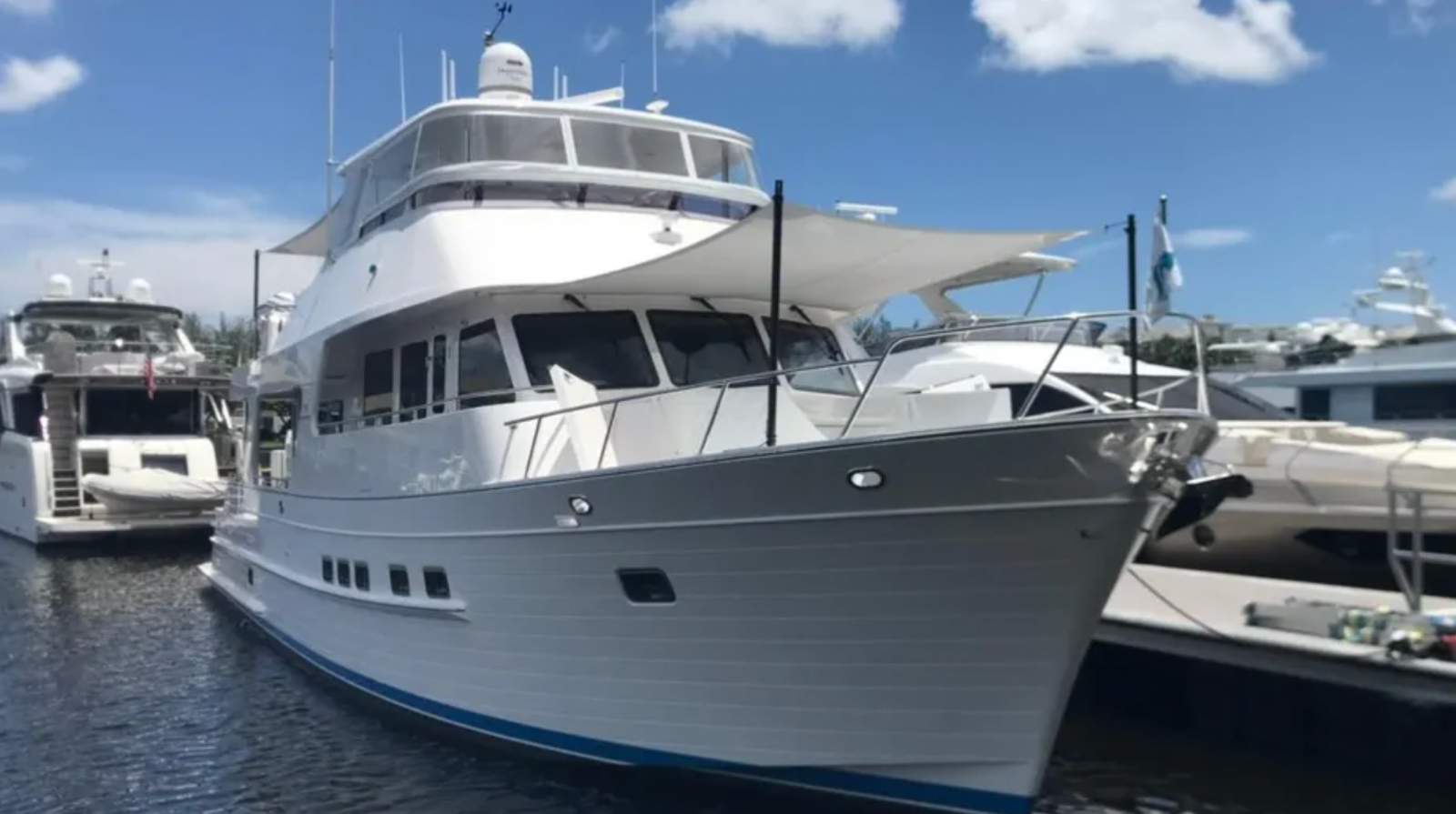 Outer Reef 670 Azure