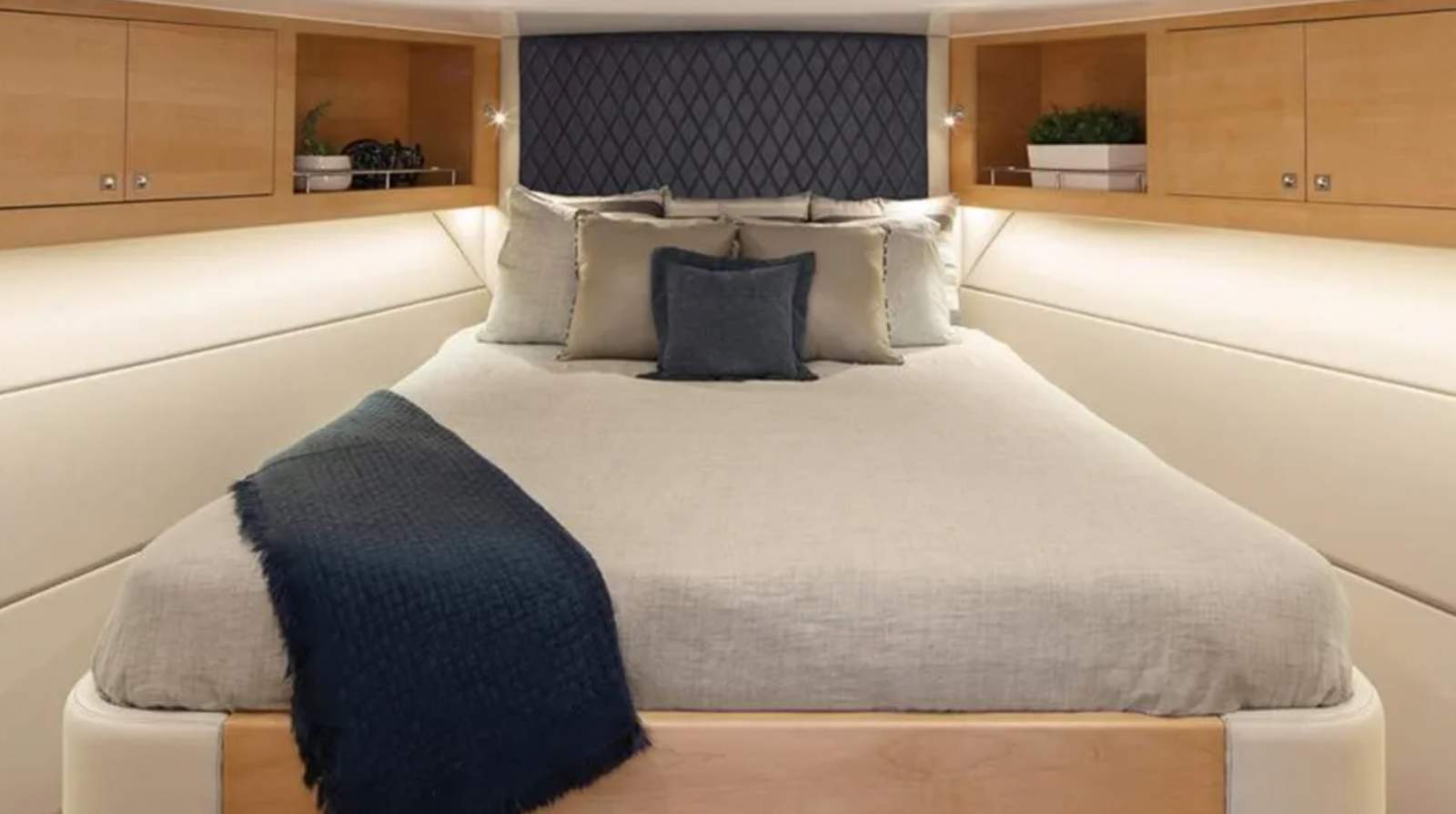 Palm Beach Motor Yachts GT50